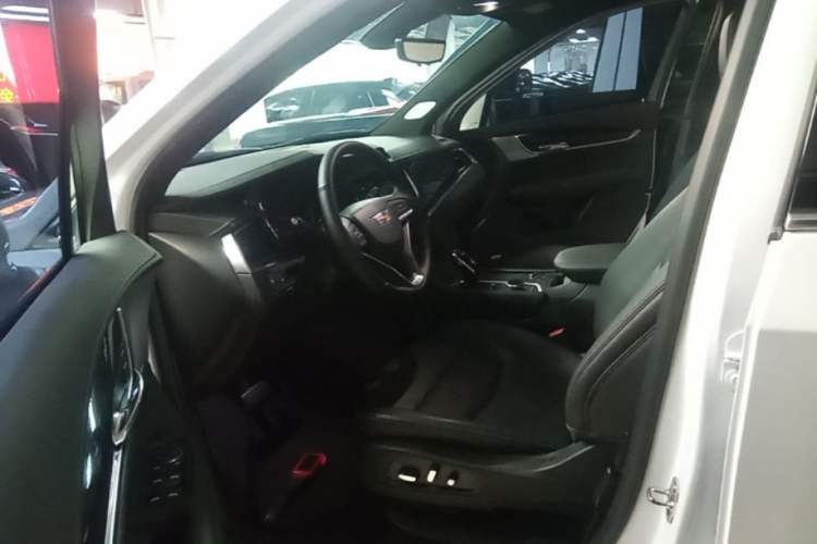 Used Cadillac XT6 2022 2.0T Six-Seater Four-Wheel Drive Luxury Version Driver Seat