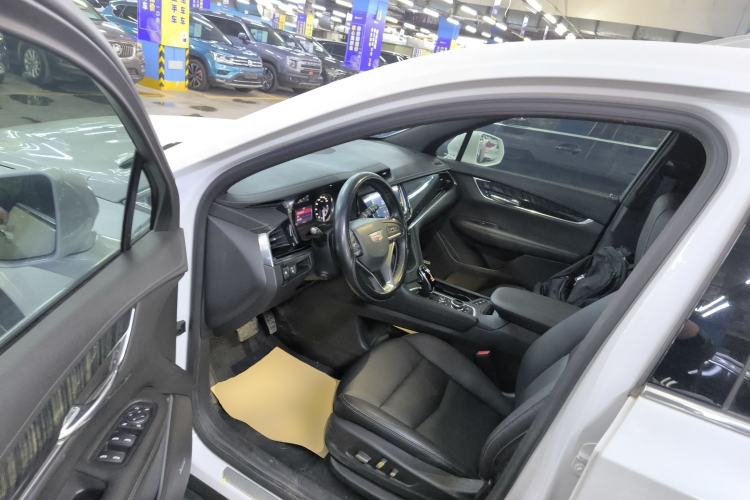 Used Cadillac XT6 2022 2.0T Six-Seater Two-Wheel-Drive Luxury Version Driver Seat