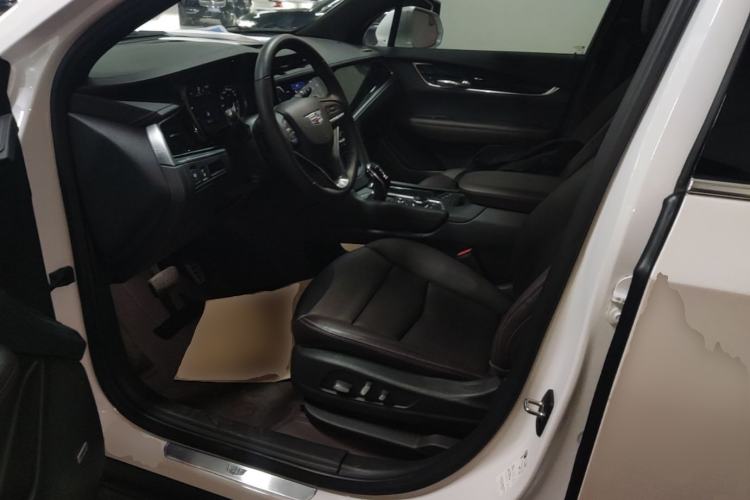 Used Cadillac XT6 2022 2.0T Six-Seater Two-Wheel-Drive Luxury Version Driver Seat