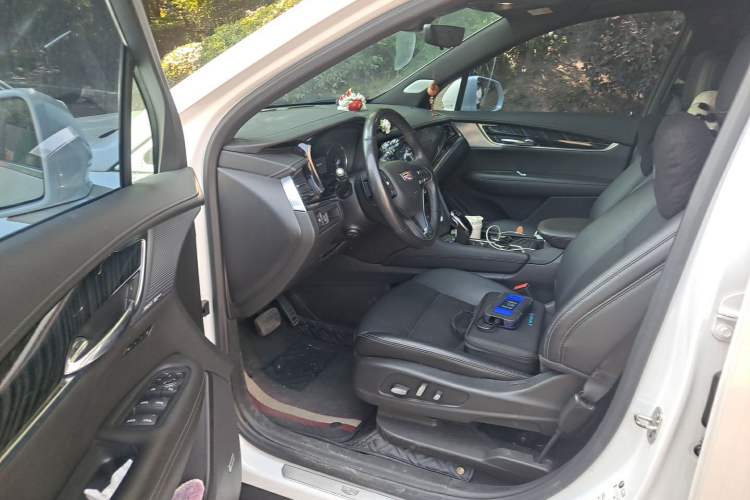Used Cadillac XT6 2022 2.0T Six-Seater Four-Wheel Drive Luxury Version Driver Seat
