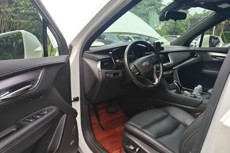 Used Cadillac XT6 2022 2.0T Six-Seater Four-Wheel-Drive Luxury Version Driver Seat