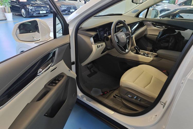 Used Cadillac XT6 2022 2.0T Six-Seater Four-Wheel Drive Luxury Version Driver Seat