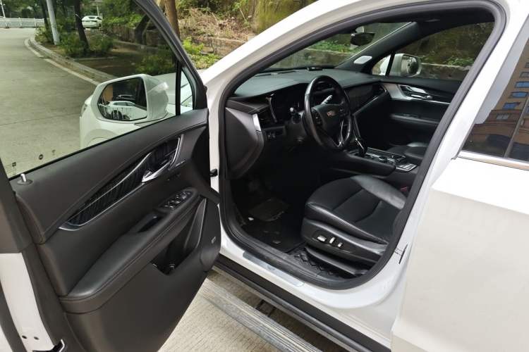 Used Cadillac XT6 2022 2.0T Six-Seater Four-Wheel Drive Luxury Version Driver Seat