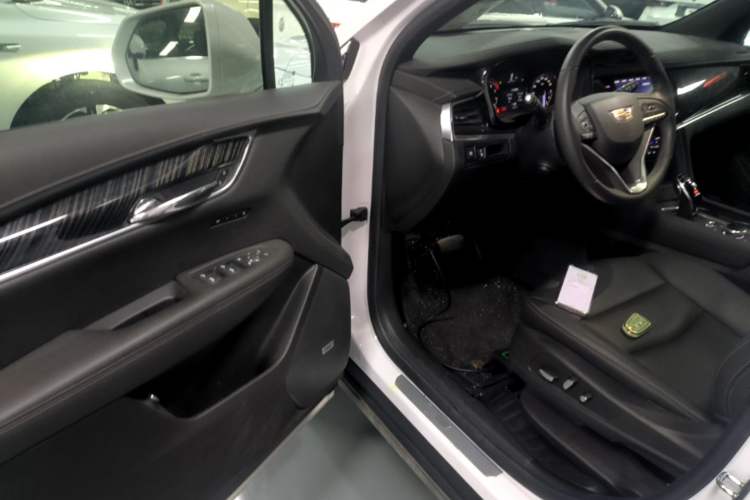 Used Cadillac XT6 2022 2.0T 7-Seater Two-Wheel Drive Luxury Version Driver Seat