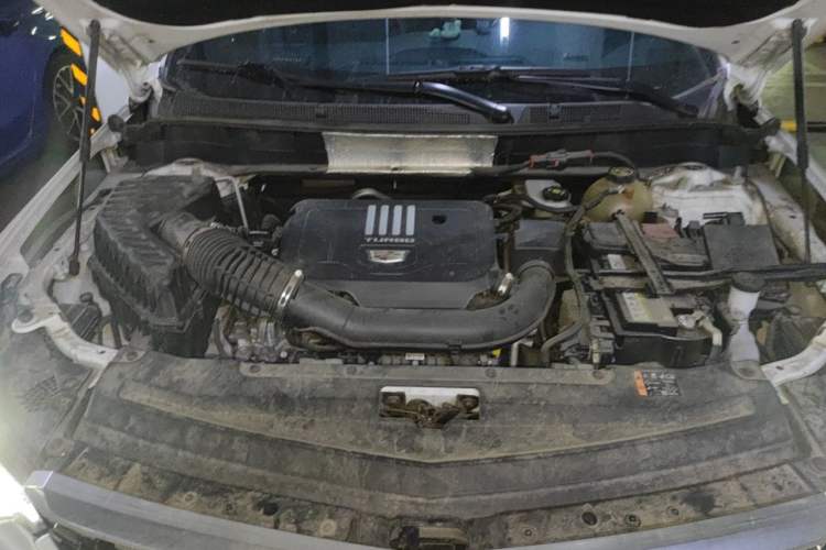 Used Cadillac XT6 2022 2.0T Six-Seater Two-Wheel-Drive Luxury Version Engine Bay