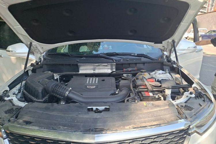 Used Cadillac XT6 2022 2.0T Six-Seater Four-Wheel Drive Luxury Version Engine Bay