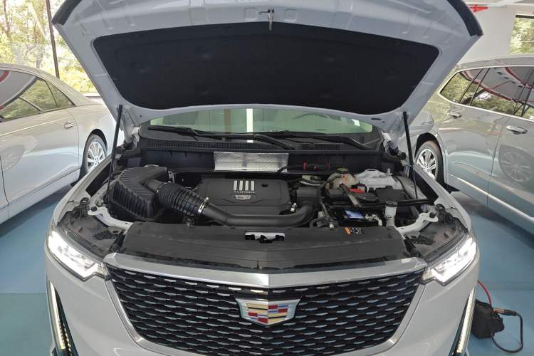 Used Cadillac XT6 2022 2.0T Six-Seater Four-Wheel Drive Luxury Version Engine Bay