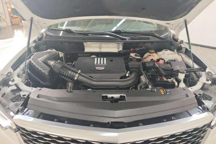 Used Cadillac XT6 2022 2.0T 7-Seater Two-Wheel Drive Luxury Version Engine Bay