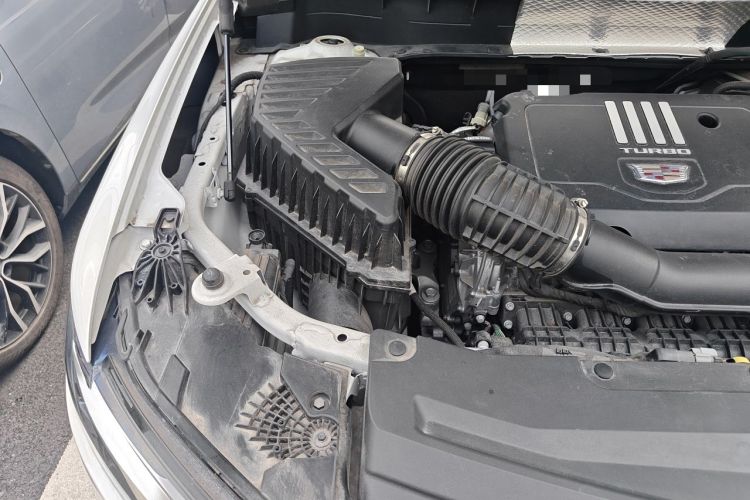 Used Cadillac XT6 2022 2.0T Six-Seater Four-Wheel-Drive Luxury Version Engine Bay Right