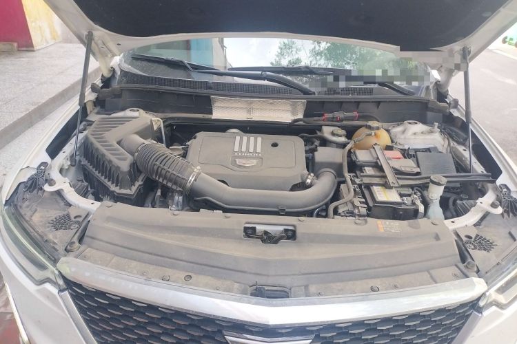 Used Cadillac XT6 2022 2.0T Six-Seater Two-Wheel-Drive Luxury Version Engine Bay