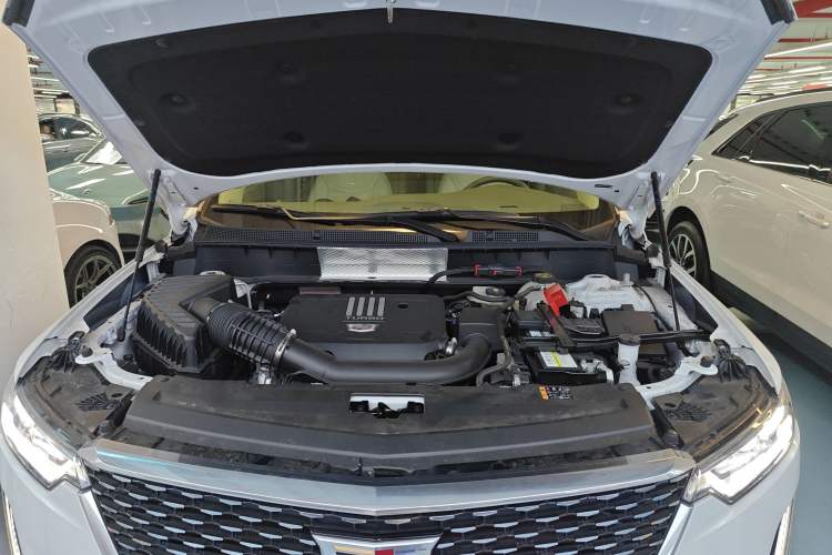 Used Cadillac XT6 2022 2.0T Six-Seater Four-Wheel Drive Luxury Version Engine Bay