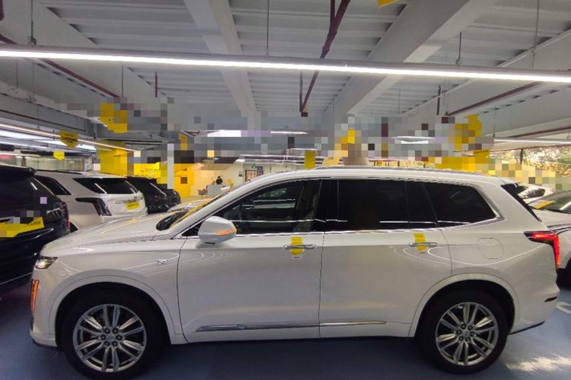 Used Cadillac XT6 2022 2.0T Six-Seater Four-Wheel Drive Luxury Version Exterior 3