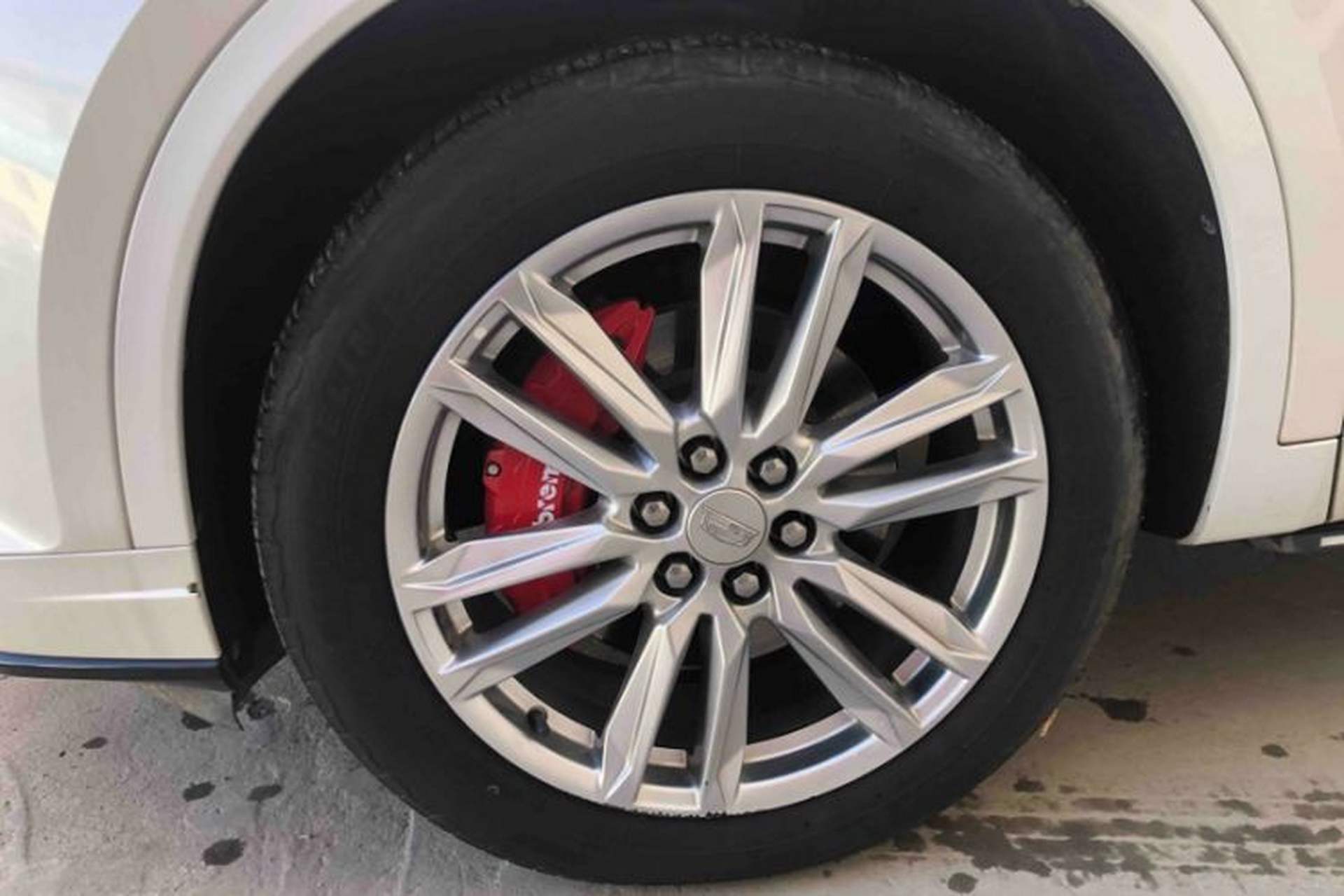 Used Cadillac XT6 2022 2.0T Six-Seater Four-Wheel Drive Luxury Version Exterior 3