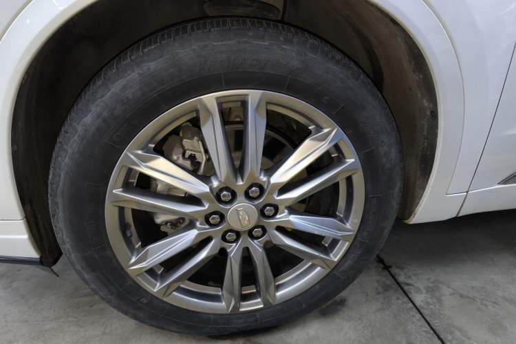 Used Cadillac XT6 2022 2.0T Six-Seater Two-Wheel-Drive Luxury Version Exterior 4