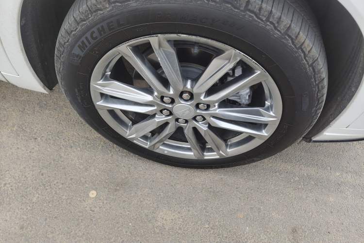 Used Cadillac XT6 2022 2.0T Six-Seater Four-Wheel Drive Luxury Version Exterior 4