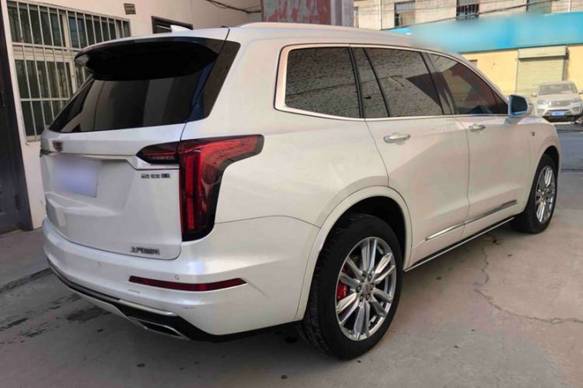 Used Cadillac XT6 2022 2.0T Six-Seater Four-Wheel Drive Luxury Version Exterior 5