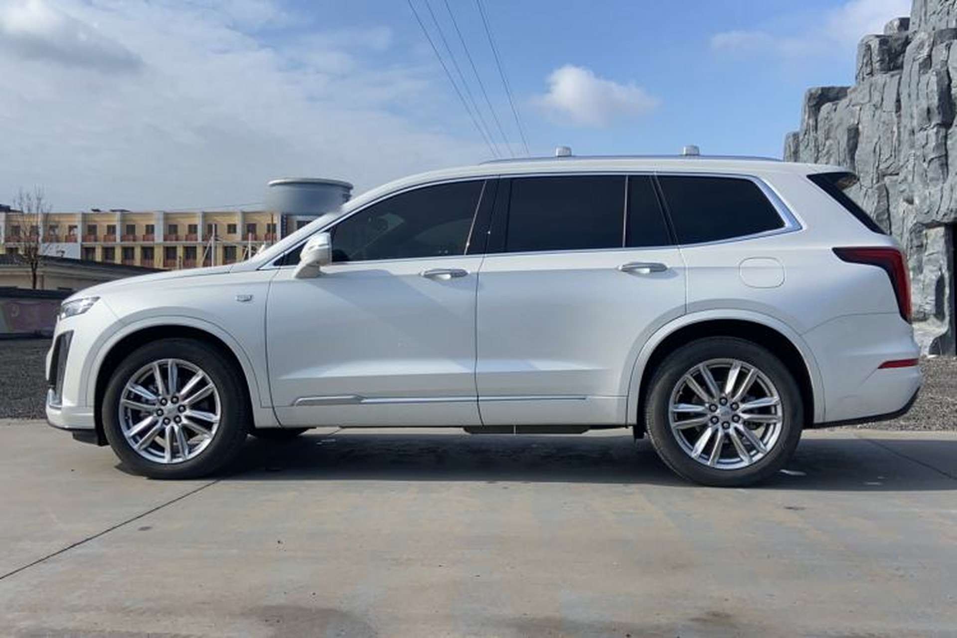 Used Cadillac XT6 2022 2.0T 7-Seater Two-Wheel Drive Luxury Version Exterior 5