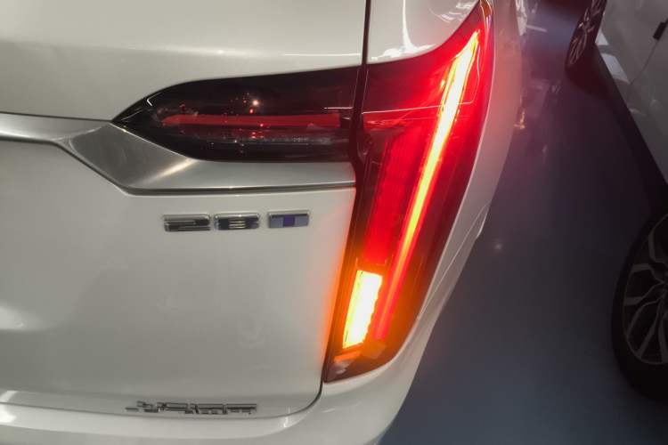 Used Cadillac XT6 2022 2.0T Six-Seater Four-Wheel Drive Luxury Version Exterior 6