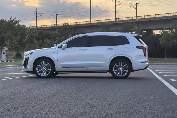 Used Cadillac XT6 2022 2.0T Six-Seater Four-Wheel Drive Luxury Version Exterior 7