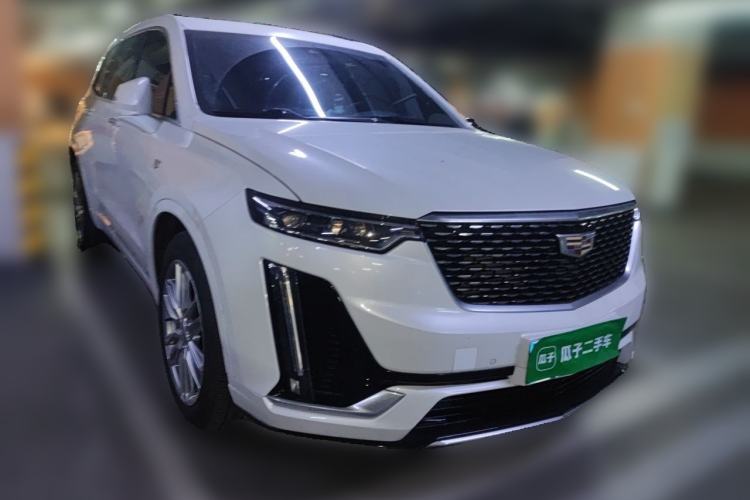 Used Cadillac XT6 2022 2.0T Six-Seater Two-Wheel-Drive Luxury Version Front Right 45 Deg