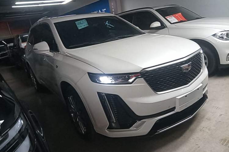 Used Cadillac XT6 2022 2.0T Six-Seater Four-Wheel Drive Luxury Version Front Right 45 Deg