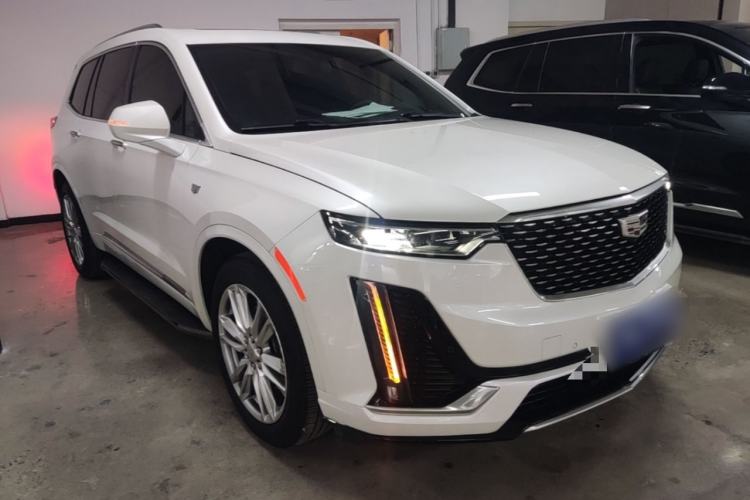 Used Cadillac XT6 2022 2.0T Six-Seater Two-Wheel-Drive Luxury Version Front Right 45 Deg