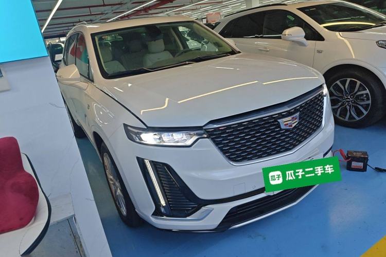 Used Cadillac XT6 2022 2.0T Six-Seater Four-Wheel Drive Luxury Version Front Right 45 Deg