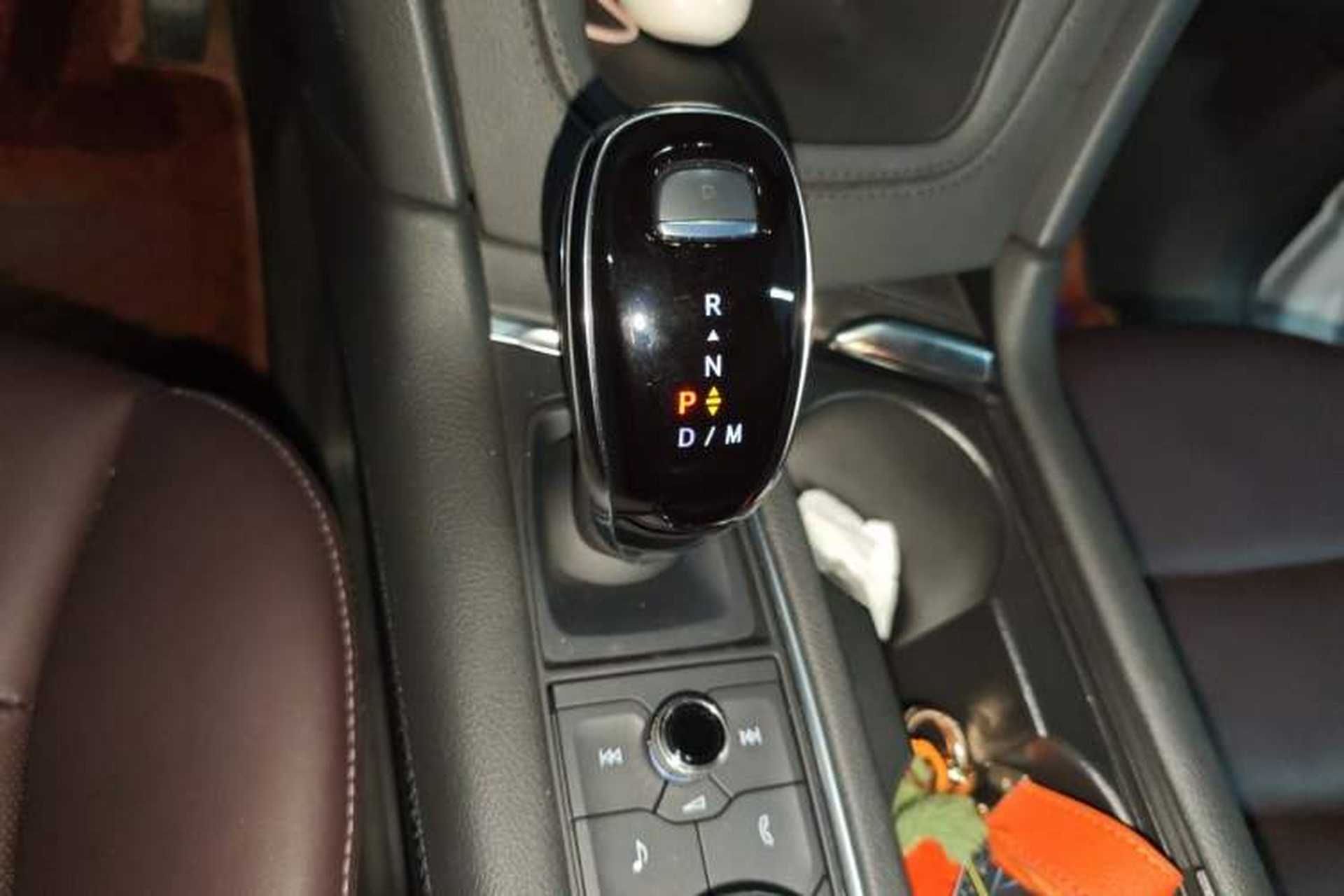 Used Cadillac XT6 2022 2.0T Six-Seater Four-Wheel Drive Luxury Version Gear Lever