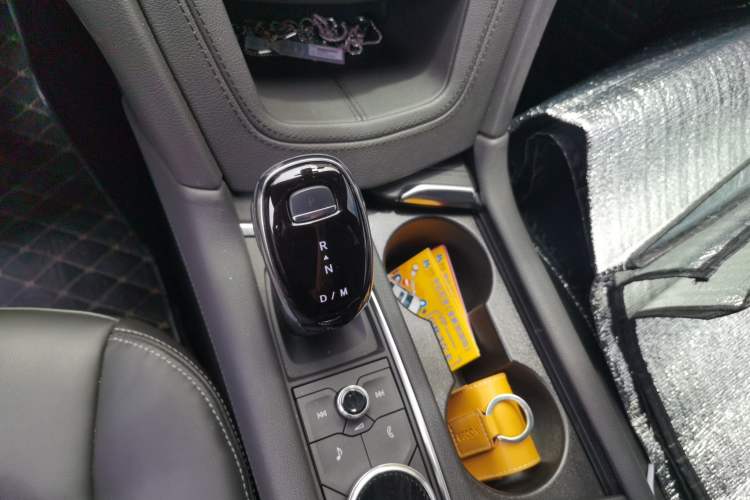 Used Cadillac XT6 2022 2.0T Six-Seater Four-Wheel Drive Luxury Version Gear Lever