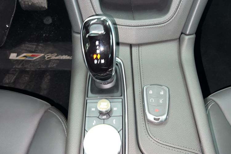 Used Cadillac XT6 2022 2.0T 7-Seater Four-Wheel Drive Luxury Version Gear Lever