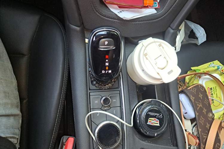 Used Cadillac XT6 2022 2.0T Six-Seater Four-Wheel Drive Luxury Version Gear Lever