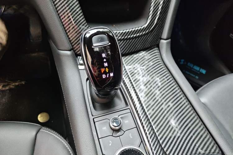 Used Cadillac XT6 2022 2.0T Six-Seater Four-Wheel Drive Luxury Version Gear Lever