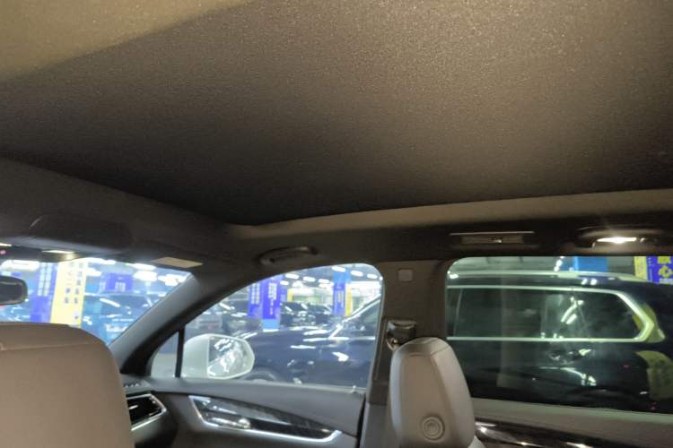 Used Cadillac XT6 2022 2.0T Six-Seater Two-Wheel-Drive Luxury Version Headliner