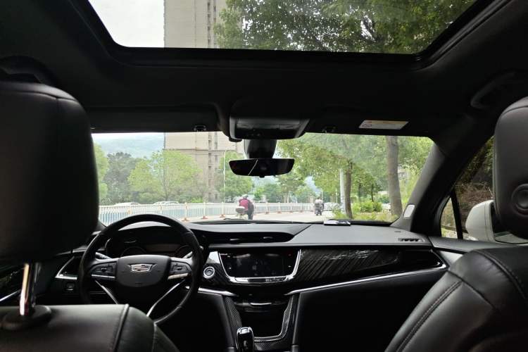 Used Cadillac XT6 2022 2.0T Six-Seater Four-Wheel Drive Luxury Version Headliner