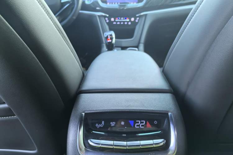 Used Cadillac XT6 2022 2.0T Six-Seater Four-Wheel Drive Luxury Version Interior 13