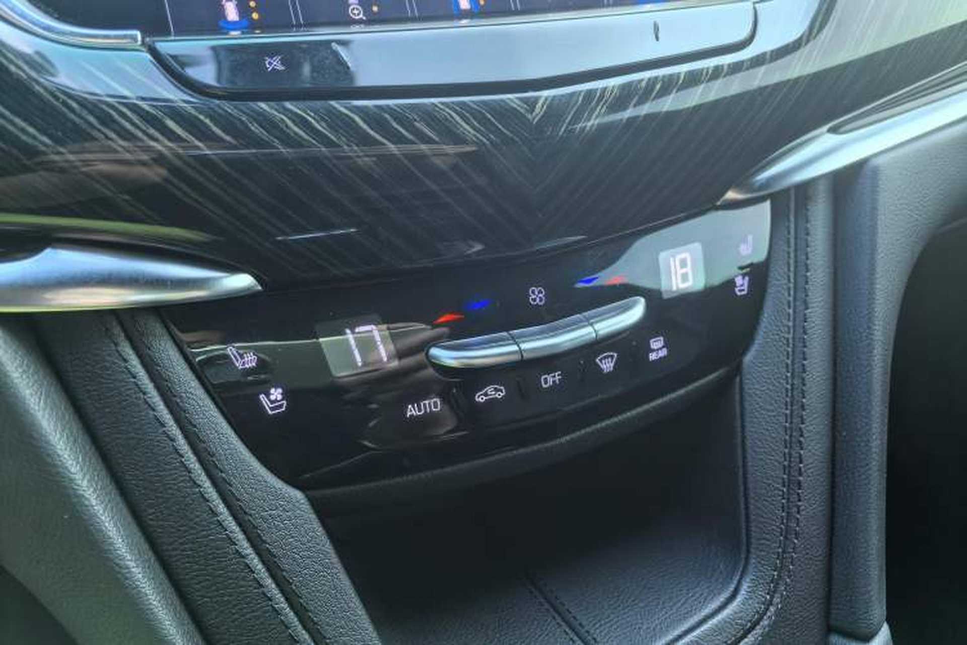 Used Cadillac XT6 2022 2.0T Six-Seater Four-Wheel Drive Luxury Version Interior 9
