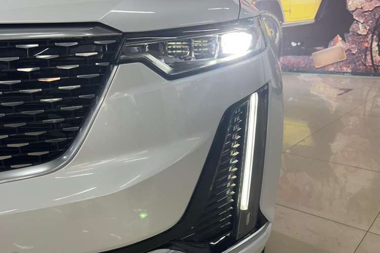 Used Cadillac XT6 2022 2.0T 7-Seater Four-Wheel Drive Luxury Version Left Front Headlight