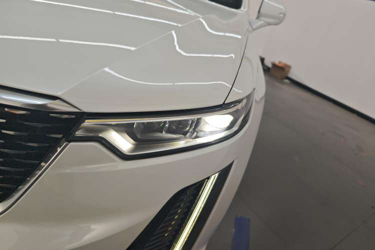 Used Cadillac XT6 2022 2.0T 7-Seater Two-Wheel Drive Luxury Version Left Front Headlight