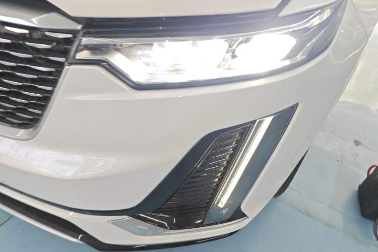 Used Cadillac XT6 2022 2.0T Six-Seater Four-Wheel Drive Luxury Version Left Front Headlight
