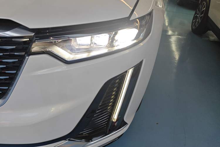 Used Cadillac XT6 2022 2.0T Six-Seater Four-Wheel Drive Luxury Version Left Front Headlight