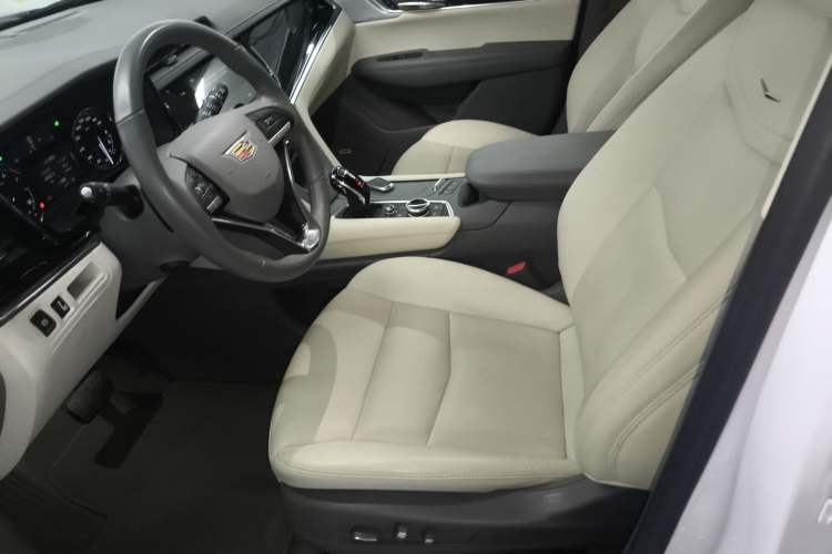 Used Cadillac XT6 2022 2.0T Six-Seater Four-Wheel Drive Luxury Version Left Front Seat