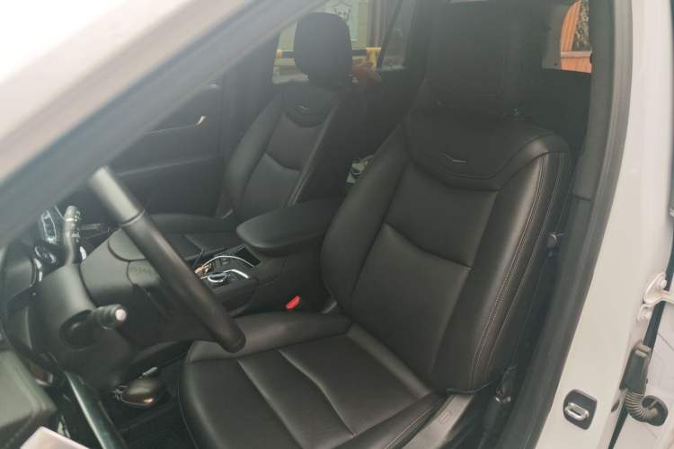 Used Cadillac XT6 2022 2.0T 7-Seater Two-Wheel Drive Luxury Version Left Front Seat