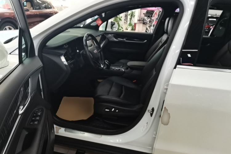 Used Cadillac XT6 2022 2.0T Six-Seater Four-Wheel Drive Luxury Version Left Front Seat