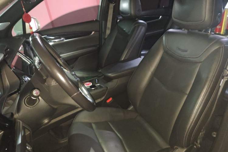 Used Cadillac XT6 2022 2.0T Six-Seater Four-Wheel Drive Luxury Version Left Front Seat