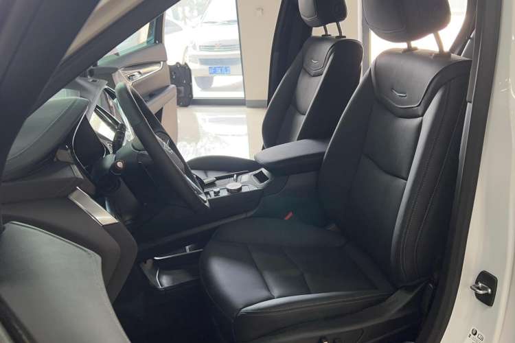Used Cadillac XT6 2022 2.0T 7-Seater Four-Wheel Drive Luxury Version Left Front Seat