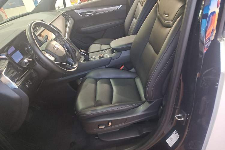 Used Cadillac XT6 2022 2.0T Six-Seater Four-Wheel-Drive Luxury Version Left Front Seat