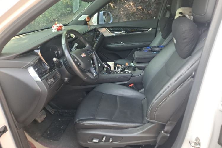 Used Cadillac XT6 2022 2.0T Six-Seater Four-Wheel Drive Luxury Version Left Front Seat