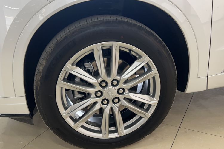 Used Cadillac XT6 2022 2.0T 7-Seater Four-Wheel Drive Luxury Version Left Front Wheel Hub