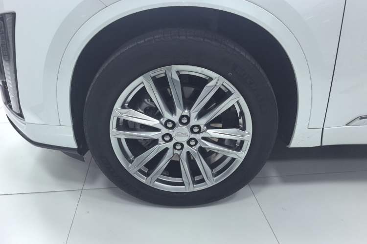Used Cadillac XT6 2022 2.0T Six-Seater Four-Wheel Drive Luxury Version Left Front Wheel Hub