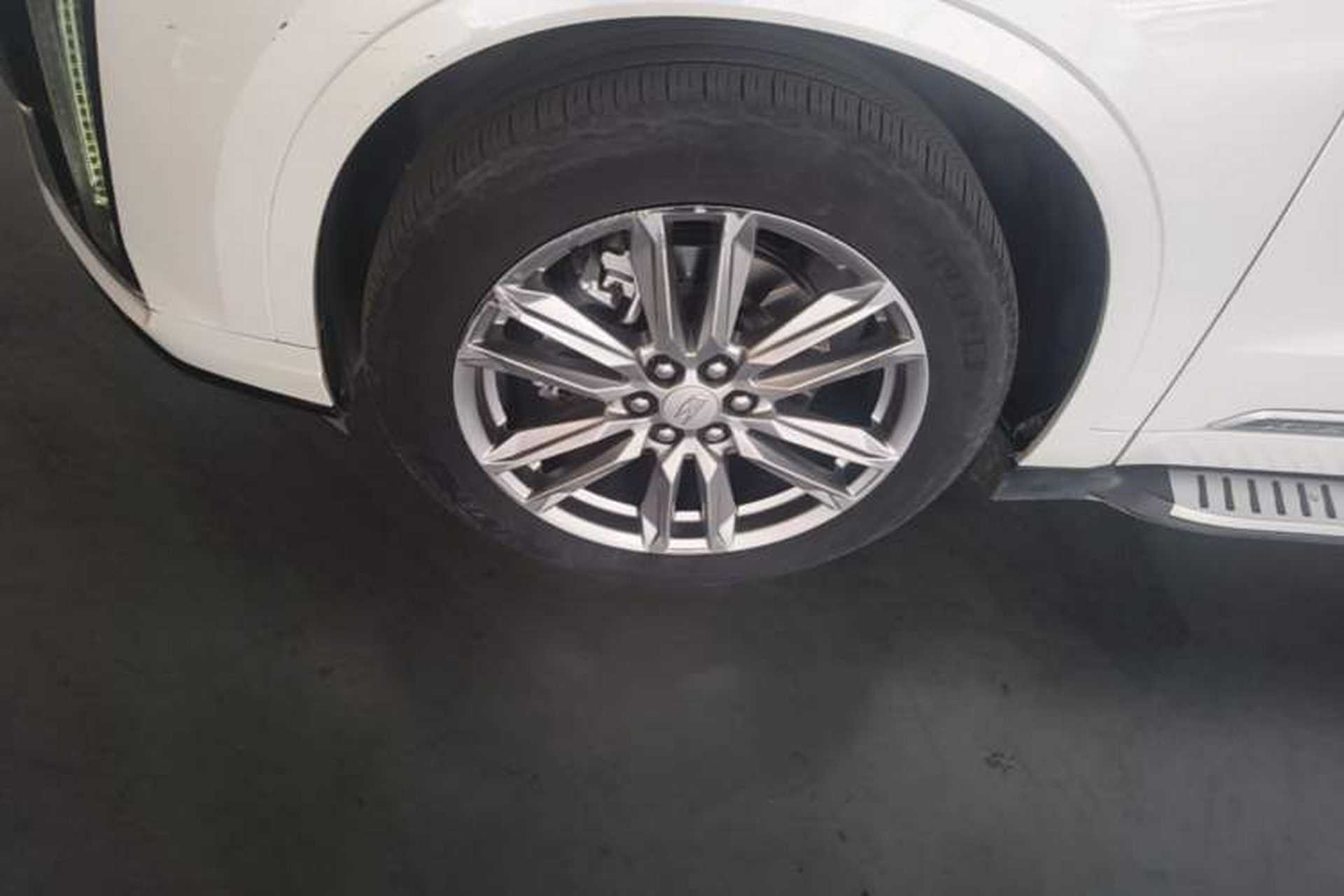 Used Cadillac XT6 2022 2.0T 7-Seater Two-Wheel Drive Luxury Version Left Front Wheel Hub